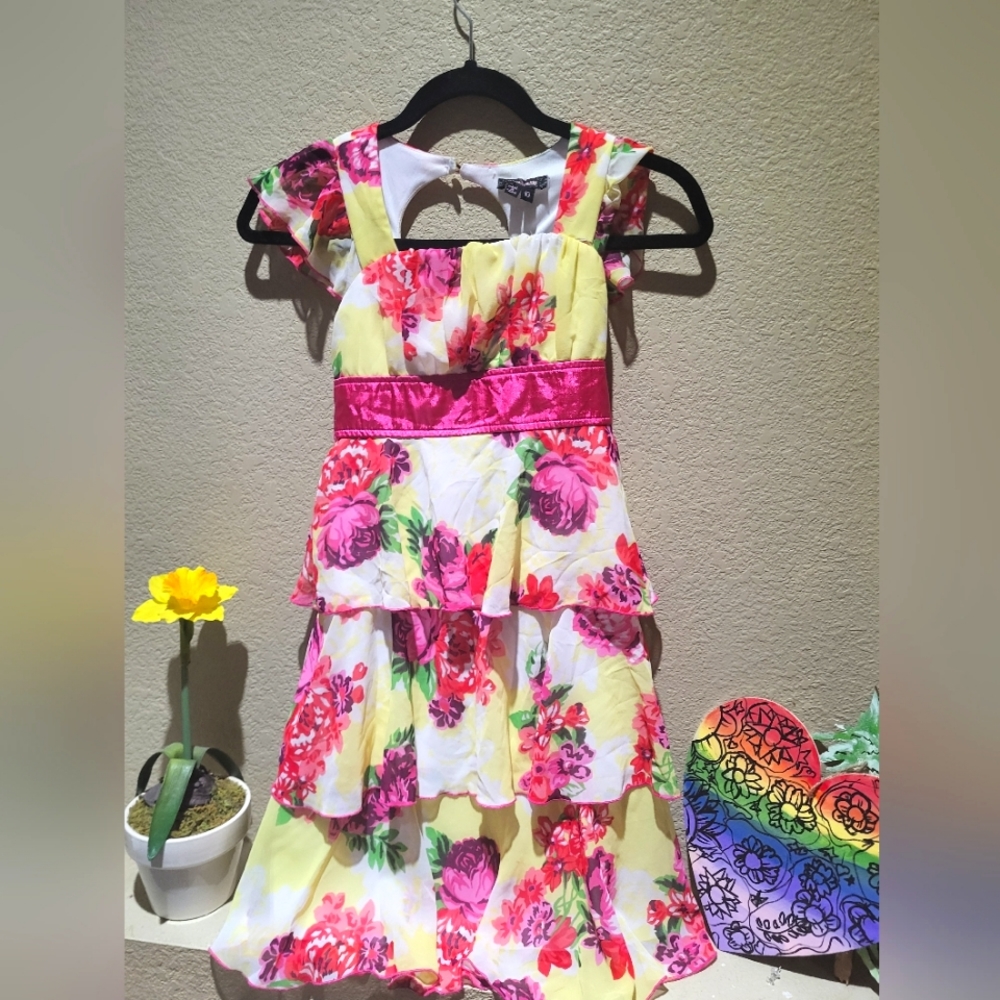 Kids bright floral ruffled dress